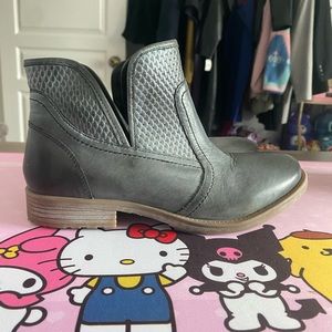 ROAN Gray Genuine Leather “GOSSIP” Ankle Boots
